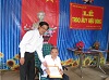 Đảng bộ Phường An Lộc làm lễ trao huy hiệu 65 tuổi đảng.