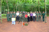 Lãnh đạo thị xã Bình Long thăm quân dự bị  tập trung huấn luyện tại Trung đoàn 736
