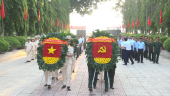 Bình Long viếng nghĩa trang liệt sỹ nhân dịp kỷ niệm 49 năm ngày giải phóng miền Nam