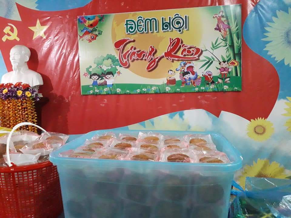 Trao qùa tết trung thu tại khu phố Phú Hưng Phường Phú Thịnh