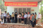 Hưng Chiến: Bàn giao công trình chào mừng Đại hội Đảng bộ các cấp