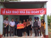 Phú Đức: Bàn giao Nhà Đại đoàn kết cho hộ nghèo Điểu Phương