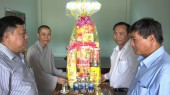 Lãnh đạo thị xã Bình Long thăm tặng quà nhân dịp Vu lan năm 2020