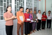 Ủy ban MTTQVN tỉnh bàn giao nhà đại đoạn kết tại thị xã Bình Long