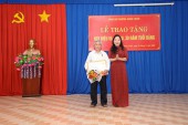 HƯNG CHIẾN TRAO HUY HIỆU 55 – 45 – 40 – 30 TUỔI ĐẢNG