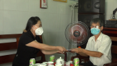 Lãnh đạo thị xã Bình Long thăm, tặng quà gia đình chính sách