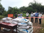 Bí thư Thị ủy Bình Long Bùi Quốc Bảo thăm động viên lực lượng tuyến đầu chống dịch phường An Lộc
