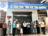 HỘI LHPN THỊ XÃ BÌNH LONG TRAO NHÀ MÁI ẤM TÌNH THƯƠNG