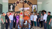 Lãnh đạo thị xã Bình Long thăm, chúc mừng các cơ sở tôn giáo nhân dịp lễ giáng sinh
