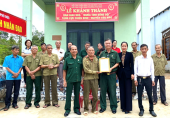 Hội CCB thị xã Bình Long trao tặng nhà “nghĩa tình đồng đội” cho CCB Nguyễn Văn Mão