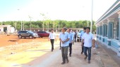 Phó Bí thư Thị ủy, Chủ tịch UBND thị xã - Hoàng Thị Hồng Vân kiểm tra tiến độ thi công trường THPT thị xã Bình Long (mới)