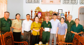 Lãnh đạo tỉnh Bình Phước thăm tặng quà chiến sĩ Điện Biên tại thị xã Bình Long
