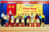 UBND PHƯỜNG PHÚ THỊNH PHỐI HỢP NGÂN HÀNG TMCP NAM Á - PHÒNG GIAO DỊCH BÌNH LONG TRAO QUÀ TẾT CHO ĐỐI TƯỢNG KHUYẾT TẬT KHÓ KHĂN ĐANG HƯỞNG TRỢ CẤP XÃ HỘI