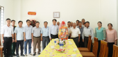 Lãnh đạo thị xã Bình Long thăm, tặng quà các cơ sở tôn giáo nhân lễ Phục sinh