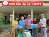 MẠNH THƯỜNG QUÂN TRAO TẶNG 100 TẤM DRAP CHO TRUNG TÂM Y TẾ THỊ XÃ BÌNH LONG