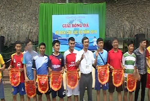 15 đội bóng tham gia giải bóng đá vô địch các CLB thị xã Bình Long