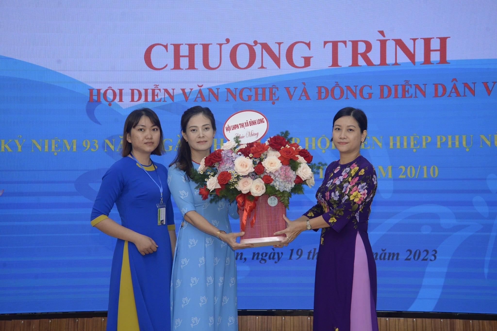 HỘI LHPN PHƯỜNG HƯCHIẾN CHÀO MỪNG NGÀY PHỤ NỮ VIỆT NAM 20/10